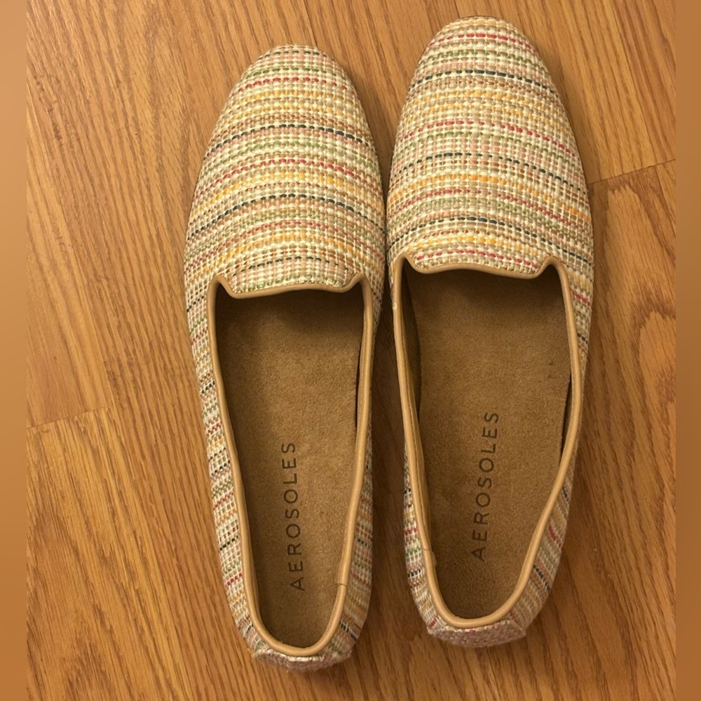 AEROSOLES Women's Woven Tan and Cream Loafers